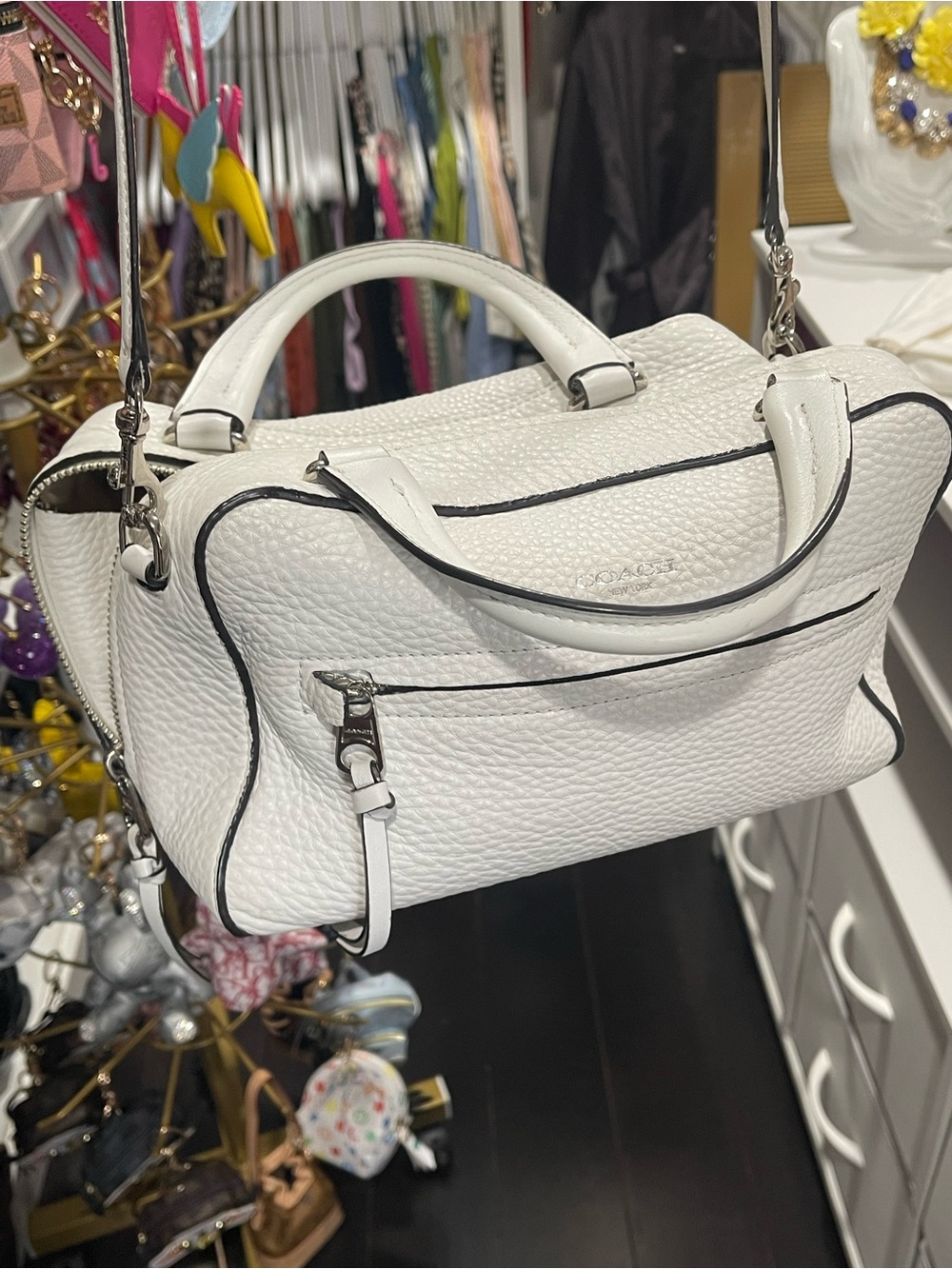 Coach White Pebbled Leather Handbag crossbody strap with Black Piping - Picture 5 of 10